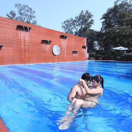 Aveo By Amatra, Gateway To Corbett Hotel Kashipur Exterior foto