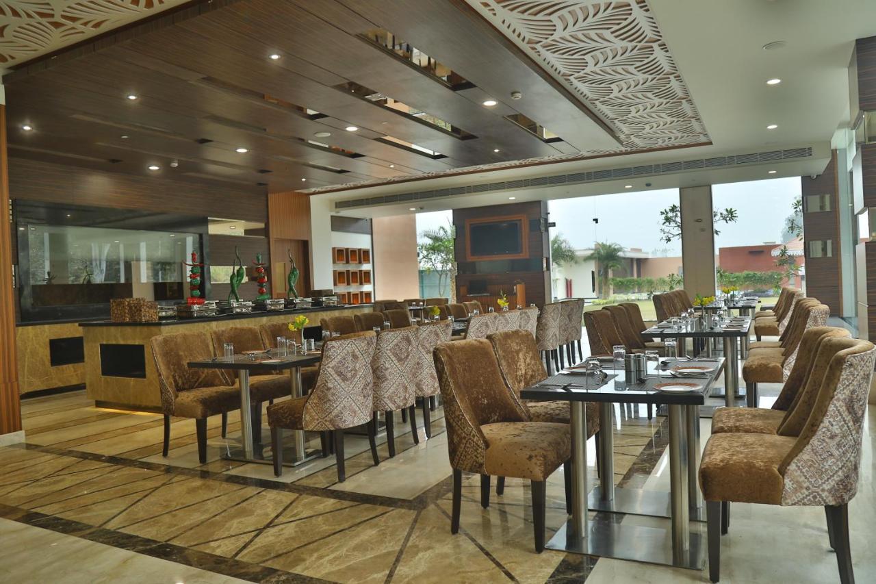 Aveo By Amatra, Gateway To Corbett Hotel Kashipur Exterior foto